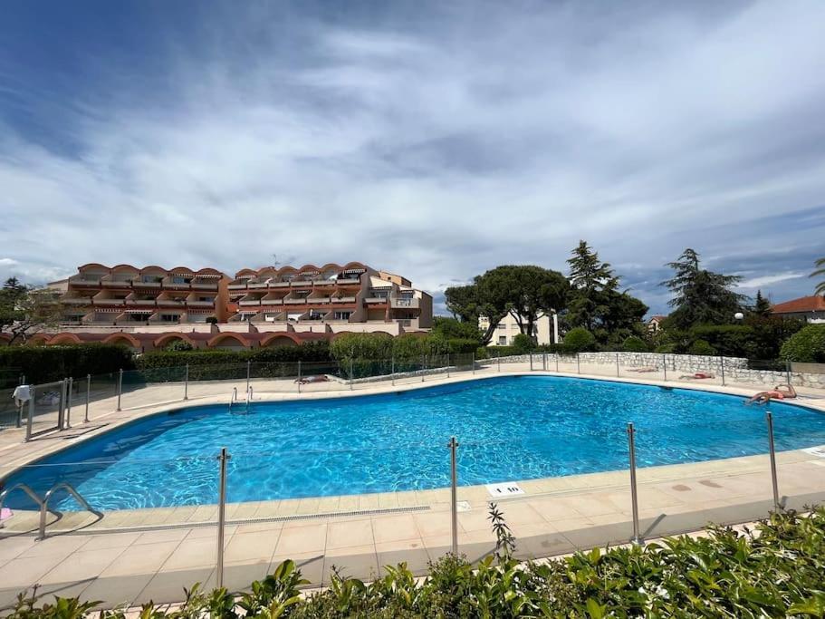 Appartement 4 Personnes Antibes Mer, Piscine, Parking, Tennis, Wifi Bagian luar foto
